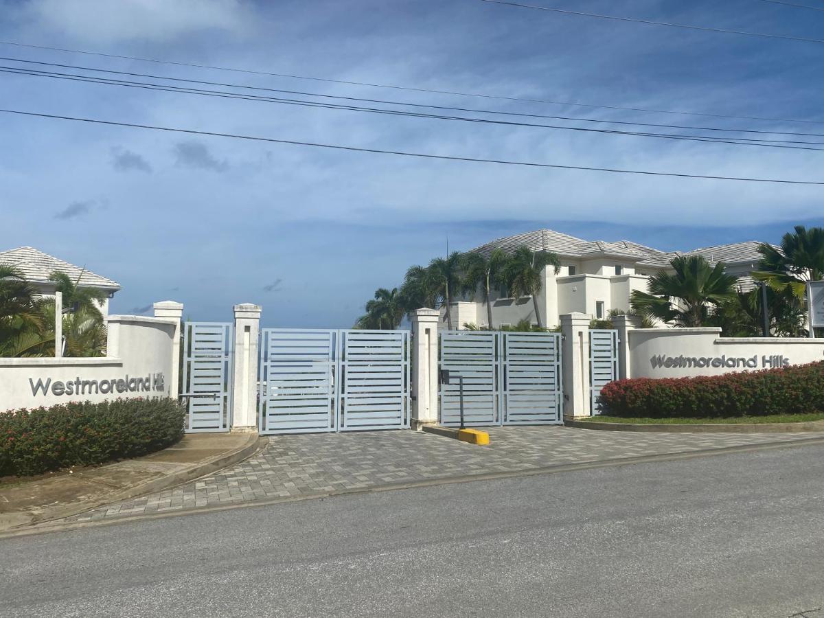 Westmoreland Hills - Mount Standfast - St James - Full Gym Membership 세인트 제임스 외부 사진