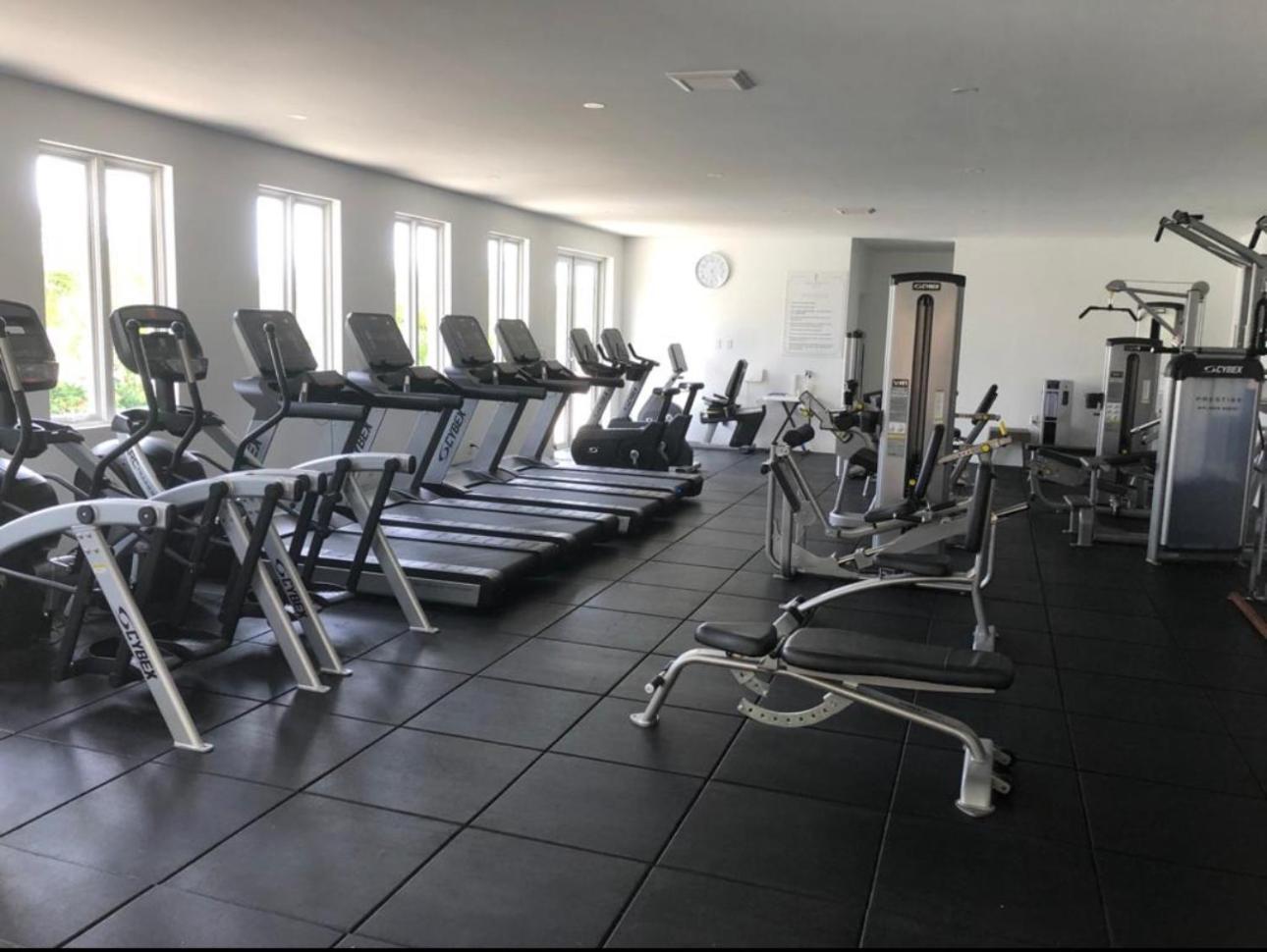 Westmoreland Hills - Mount Standfast - St James - Full Gym Membership 세인트 제임스 외부 사진